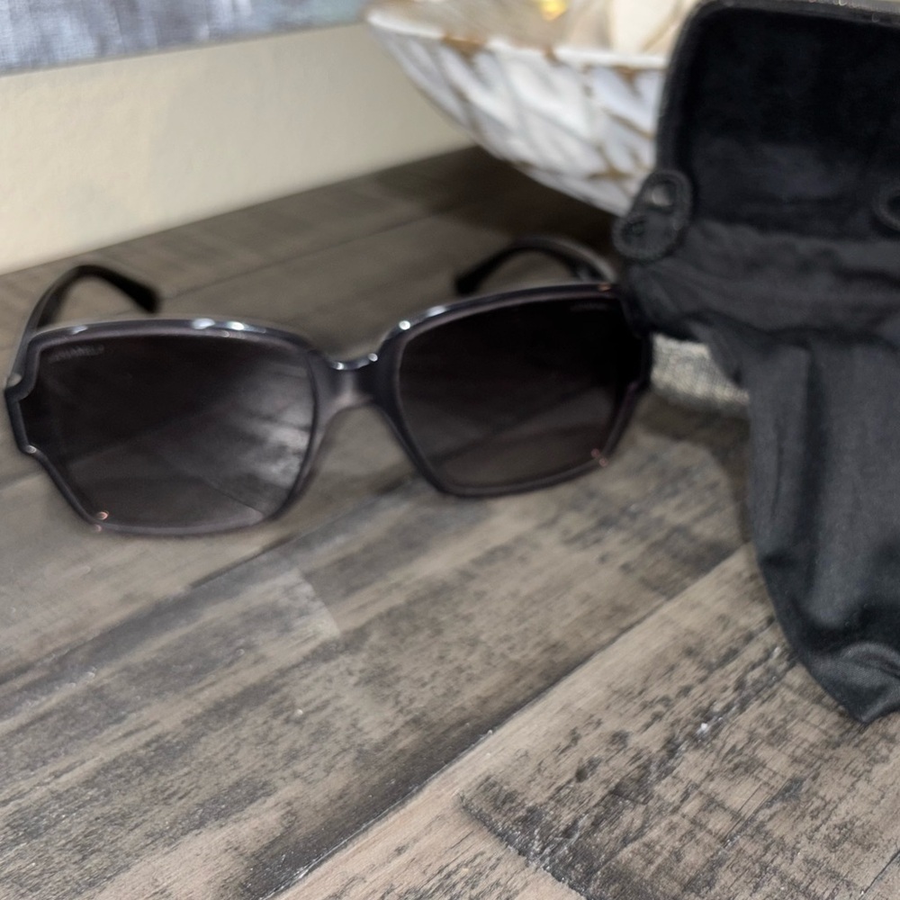 CHANEL Acetate Square CC Sunglasses 5385-A in Black​​​ - Picture 4 of 13